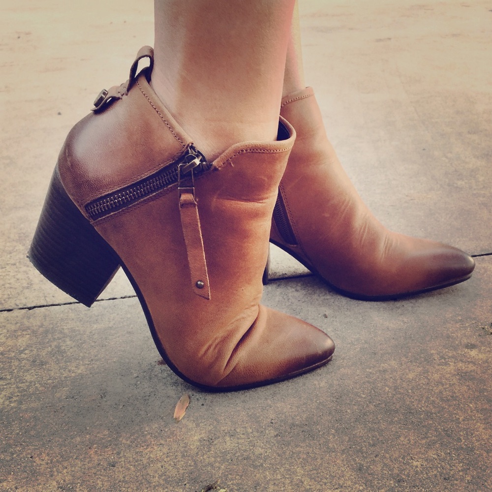 Steve Madden Julius Booties